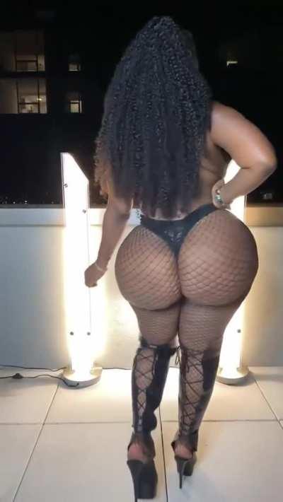 Big Booty Waking