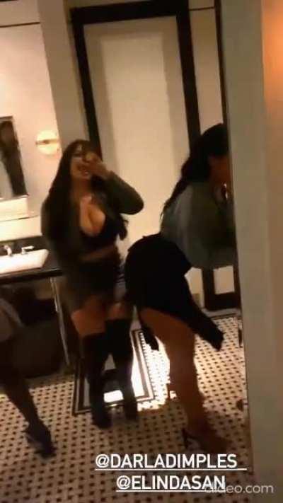 What she twerking with 🍑