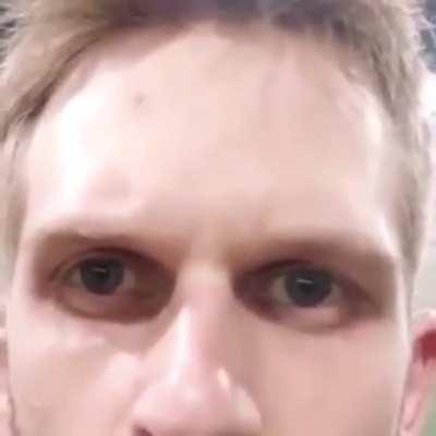 22 machos e uma bola de futebol 🤨😡