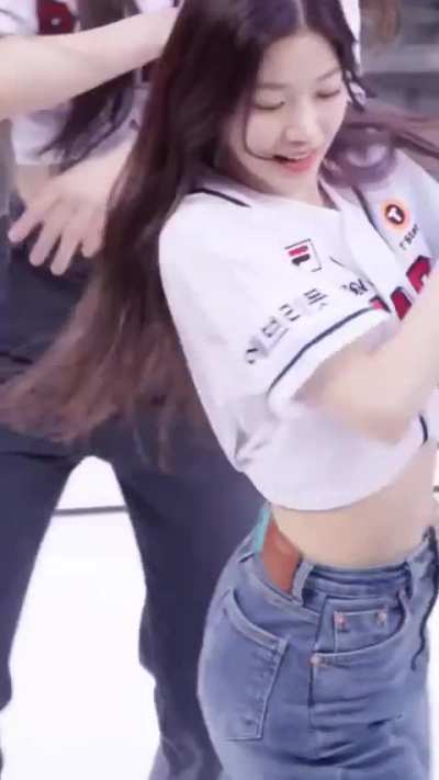 Le Sserafim - Kazuha