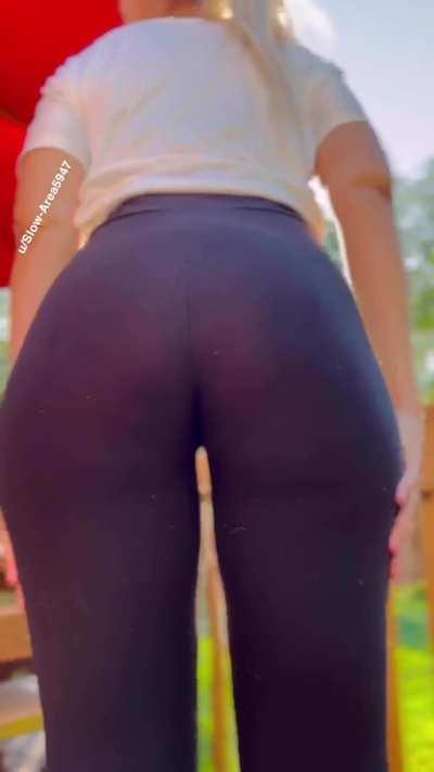 Would you fuck a curvy college girl ? 😇