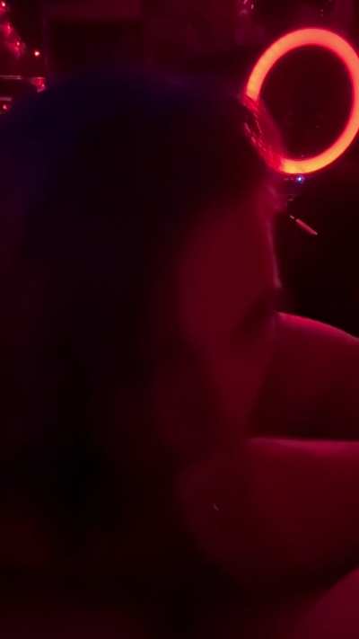 Mhmm hey there! Real bbw milf in NC! I love cock worshipping close friends in my red room! 😈🥵🙌 click redgif to hear me! I love how I sound sucking too! 💦😍
