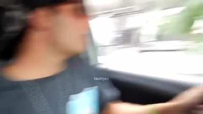 momo choca un chinardo 😱