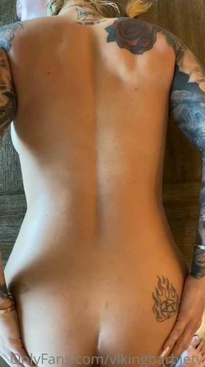 uploaded her UPDATED mega (with 11 PPV SEX TAPES) on my discord server. its ABSOLUTELY free. dont worry, its a NO-INVlTE server too. THERE IS NO 