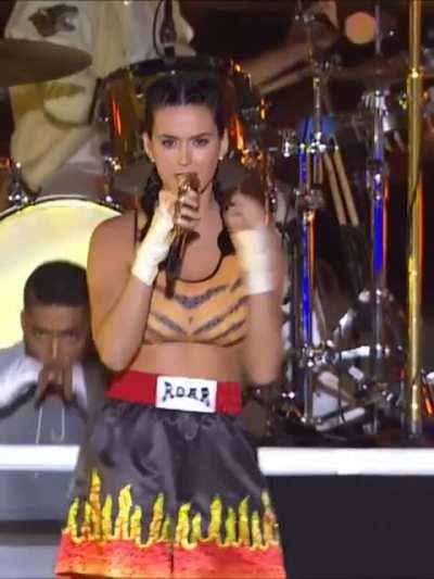 Katy Perry's boob drop and bounce. (Roar Live)