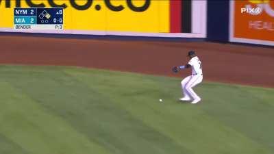 [Highlight] Pete Alonso legs out a triple in the top of the 8th