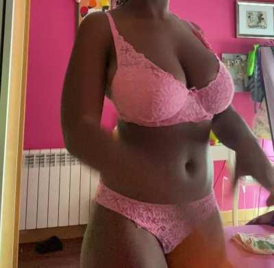 Only say hi if you like 19 year old asses!