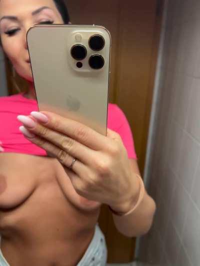 Just random boobs reveal for you