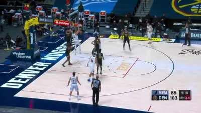 [Highlight] Jokic dishes it to MPJ who throws it down