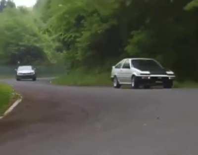 AE86 vs. R34