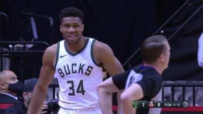 [Highlight] Giannis Antetokounmpo injury