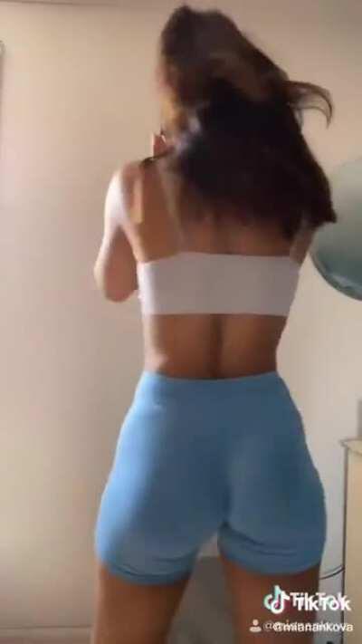 The perfect girl does exist