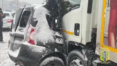 6 y.o. son, 23 y.o. daughter, and 46 y.o. mother all die after getting hit by a truck after losing control, truck driver has serious injuries