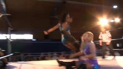 Pin attempt on Shazza