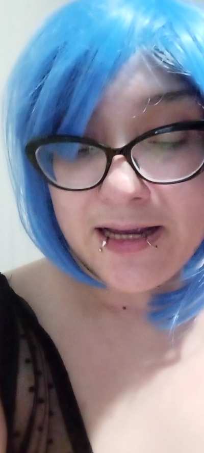 This autistic/mobilityimpaired milf(32) is hyper sexual and loves to roleplay and make kinky customs for people. Lots of kinks and few limits 😁 I won't judge you unless you want me to ;)