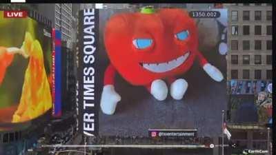 PEPPERMAN IN NEW YORK TIMES SQUARE