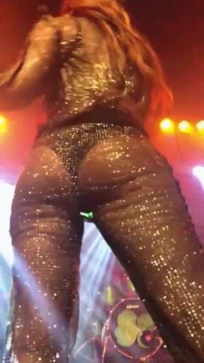 Jojo Levesque has a sweet piece of ass. Such a tease