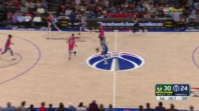 [Highlight] Giannis takes the G-League DPOY to school with a slam in transition!