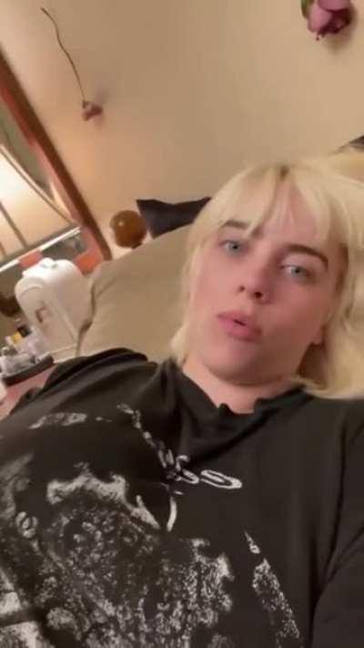 Imagine how Billie Eilish's boobs bounce when she gets fucked