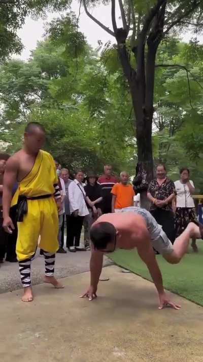 This shaolin monk showing how it’s done