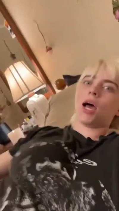 Billie Eilish Big Blonkers 🥵 Boob Bouncing