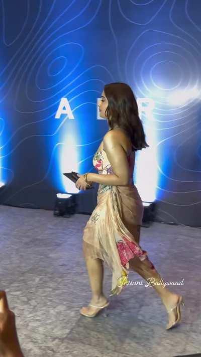 Kusha Kapila effortlessly jiggling 🔥