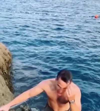 HMC while I attempt to dive