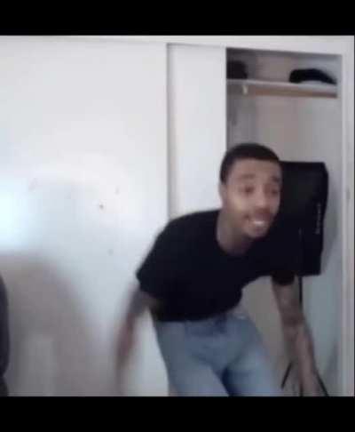 She kinda bad doe😫😫