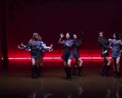 201101 - Dahyun & Nayeon