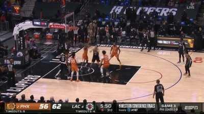 [Highlight] PG gets by the physical defence and finds Zubac for the hammer