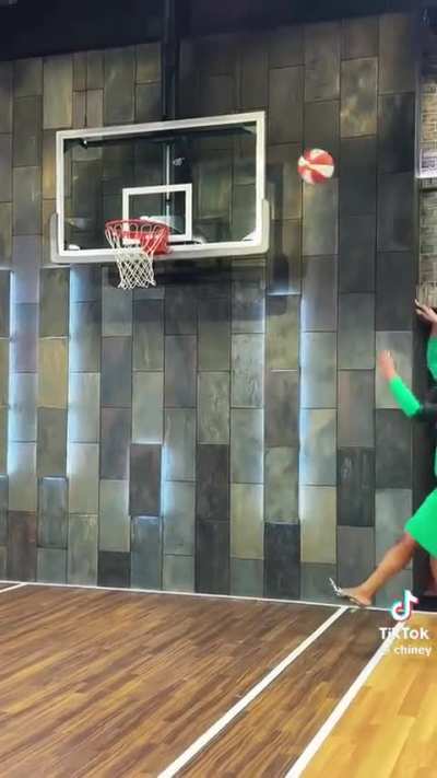 She’s a Hooper 🏀