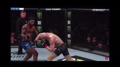 Behind in the fight and with less than a minute to go Josh Emmet lands this absolute hammer for a scary KO and comeback win.