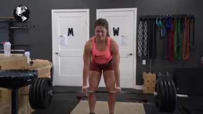 Powerlifter Jessica Buettner deadlifts 405lbs (183.7kg) for 20 reps