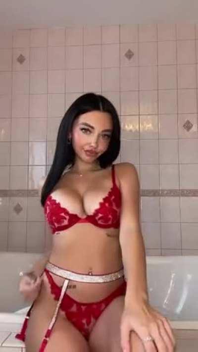 My natural boobs look so sexy link in the comments