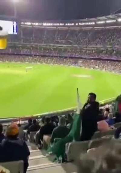 Kya Gunda bnega re tu