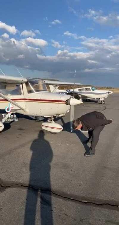 I came across this pretty bad hand propping video on TikTok