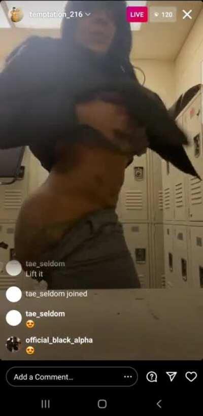 Did anybody catch it when she showed her titittes?