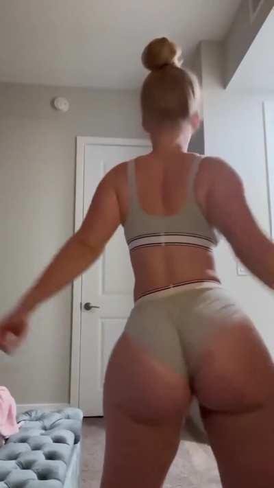 Pawg Bella bellz jiggle