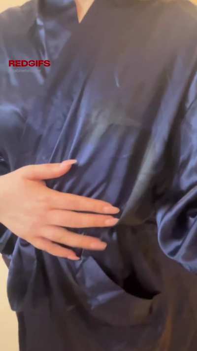 what would you say if i whispered “don’t stop”? 🌙🖤