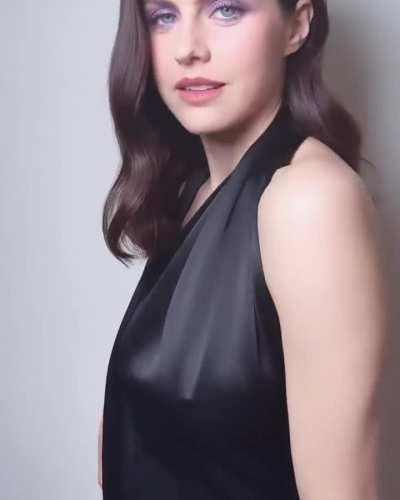 Alexandra Daddario (IG)