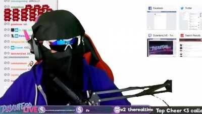 El dylan puso la x :<