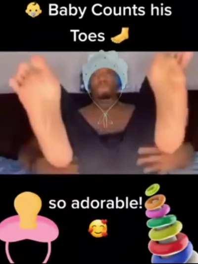Baby counts his toes 🥰