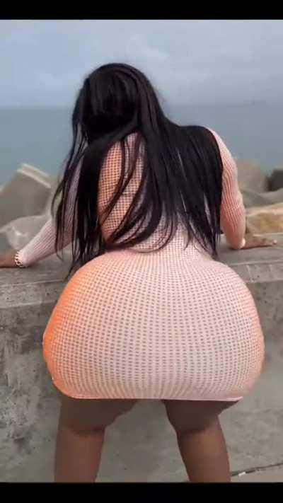 🍑👀