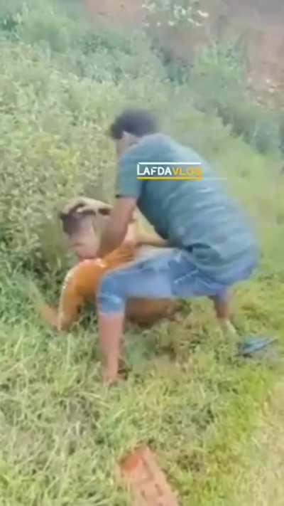 Father caught daughter bf... sorting it out politely 