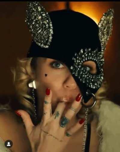 Looped 100x. Should be a fun night