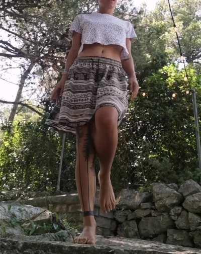 Easy clothes to flash in public [gif]