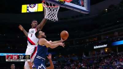 [Highlight] Facu Miracle Reverse Layup