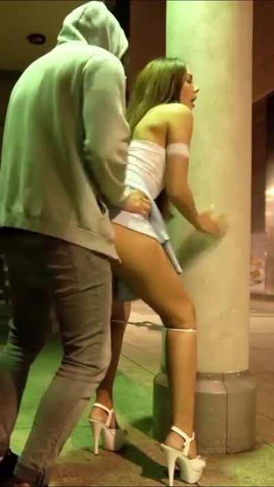 Quickie with a Tall Hottie Behind the Club