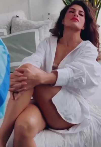 Jacqueline Fernandez is such a teaser