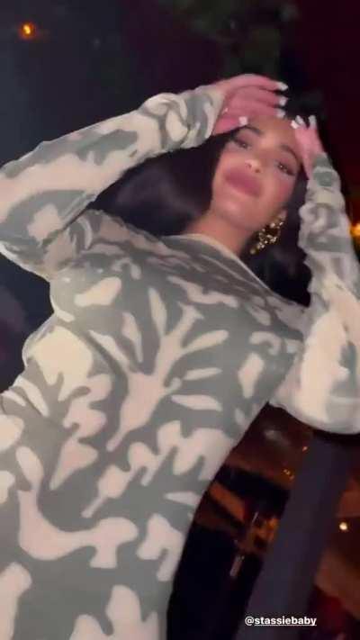 Who got more sex appeal? Kylie or Stass?